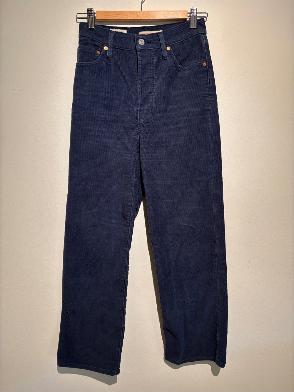 Levi’s Ribcage Straight Corduroy Pants